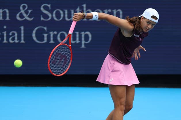 August 16, 2026, Mason, Oh, USA: Cincinnati Open Tennis 2026 - Emiliana Arango hits a ball against Iga Swiatek. 2026 08 16. ZUMAPress Mason USA - ZUMAn24_ 20260816_zaf_n24_065 Copyright: xWallyxNellx
