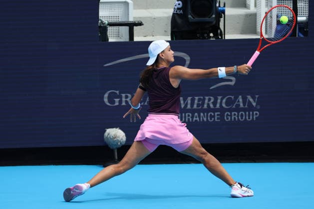 August 16, 2026, Mason, Oh, USA: Cincinnati Open Tennis 2026 - Emiliana Arango hits a ball against Iga Swiatek. 2026 08 16. ZUMAPress Mason USA - ZUMAn24_ 20260816_zaf_n24_074 Copyright: xWallyxNellx