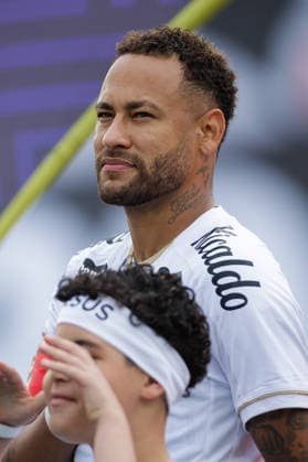 Soccer - Brasileirao 2026 - Vasco Da Gama v Santos RIO DE JANEIRO, BRAZIL - AUGUST 16: NEYMAR of Santos looks on prior to the match between Vasco Da Gama and Santos as part of Brasileirao 2026 at Sao Januario Stadium on August 16, 2026 in Rio de Janeiro, Brazil. Rio de Janeiro Sao Januario Stadium Brazil Copyright: xRuanoxCarneiroxRuanoxCarneirox