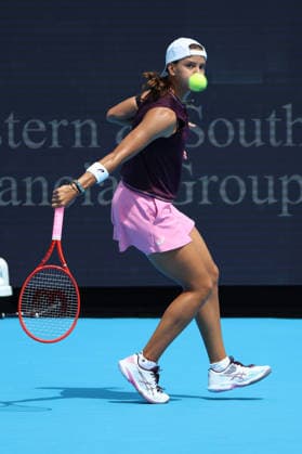 August 16, 2026, Mason, Oh, USA: Cincinnati Open Tennis 2026 - Emiliana Arango hits a ball against Iga Swiatek. 2026 08 16. ZUMAPress Mason USA - ZUMAn24_ 20260816_zaf_n24_075 Copyright: xWallyxNellx