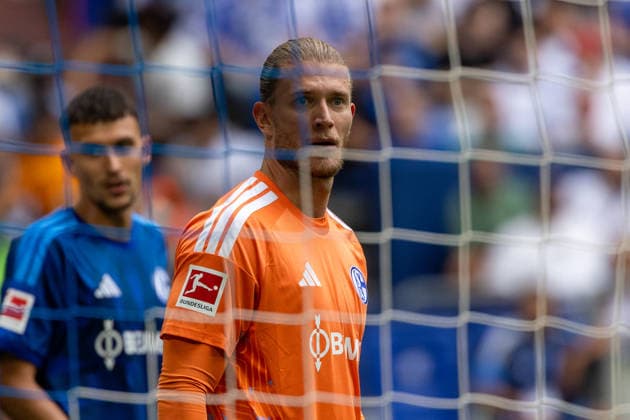Gelsenkirchen, Germany, August 16, 2026, Loris Karius of FC Schalke 04 watches during the friendly match between FC Schalke 04 and Real Madrid at the Veltins Arena in Gelsenkirchen. Photo by Joachim Bywaletz. DFB and DFL regulations prohibit any use of photographs as image sequences and or QUASI-VIDEO Copyright: JoachimxBywaletz xJB-Sportfoto