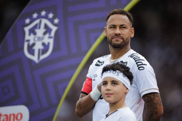 Soccer - Brasileirao 2026 - Vasco Da Gama v Santos RIO DE JANEIRO, BRAZIL - AUGUST 16: NEYMAR of Santos looks on prior to the match between Vasco Da Gama and Santos as part of Brasileirao 2026 at Sao Januario Stadium on August 16, 2026 in Rio de Janeiro, Brazil. Rio de Janeiro Sao Januario Stadium Brazil Copyright: xRuanoxCarneiroxRuanoxCarneirox