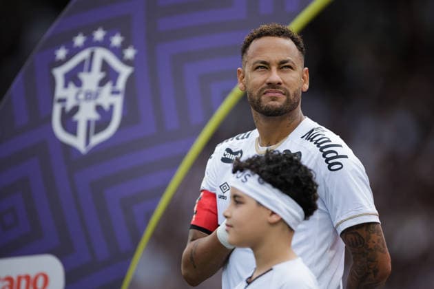 Soccer - Brasileirao 2026 - Vasco Da Gama v Santos RIO DE JANEIRO, BRAZIL - AUGUST 16: NEYMAR of Santos looks on prior to the match between Vasco Da Gama and Santos as part of Brasileirao 2026 at Sao Januario Stadium on August 16, 2026 in Rio de Janeiro, Brazil. Rio de Janeiro Sao Januario Stadium Brazil Copyright: xRuanoxCarneiroxRuanoxCarneirox