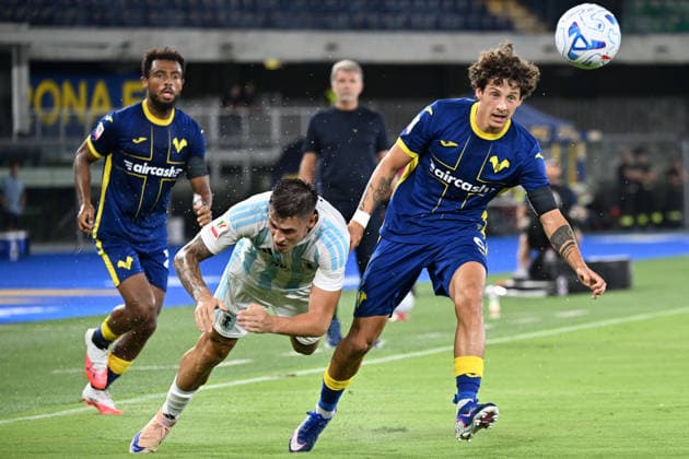 IPA87550950 - Domagoj Bradaric of Hellas Verona FC is in action during the soccer match between Hellas Verona FC and Virtus Entella Chiavari, a Round of 32 match in the 2026 2027 Frecciarossa Italian Cup, at Marcantonio Bentegodi Stadium on August 16, 2026 in Verona, Italy.  Copyright: xRobertoxTommasini IPAxSportx xx 87550950