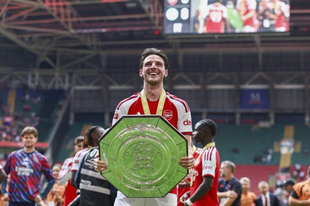 CARDIFF, WALES, AUG 16: Declan Rice of Arsenal celebrates with trophy after Arsenal win the FA Community Shield match between Arsenal and Manchester City at the Millennium Stadium in Cardiff, Wales on 16th of August (photo by Qian Jun Sports Press Photo) Copyright: xQianxJun SportsxPressxPhotox Sportspressphoto_SPR209510
