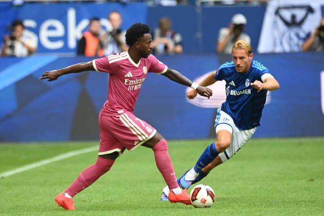 Vinicius JUNIOR (Real Madrid) vs. Timo BECKER (GE) – Action, Tackle, Soccer Friendly Match: FC Schalke 04 vs. Real Madrid on August 16, 2026, at the Veltins Arena in Gelsenkirchen, Germany. DFL regulations prohibit any use of photographs as image sequences and or quasi-video.