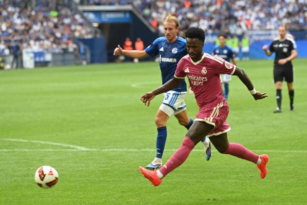 Vinicius JUNIOR (Real Madrid) vs. Timo BECKER (GE) – Action, Tackle, Soccer Friendly Match: FC Schalke 04 vs. Real Madrid 0–3 on August 16, 2026, at the Veltins Arena in Gelsenkirchen, Germany. DFL regulations prohibit any use of photographs as image sequences and or quasi-video.