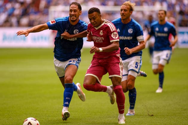 August 16, 2026, GER, Soccer, Men s, Friendly, 2026–2027 Season, FC Schalke 04 vs. Real Madrid CF: Nikola Katic (S04) and Timo Becker (S04) battling for the ball Copyright: xSvenxHanischx