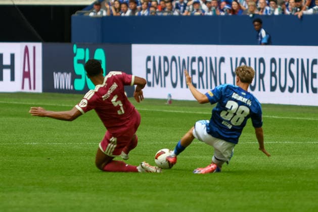 August 16, 2026, GER, Soccer, Men s, Friendly, 2026–2027 Season, FC Schalke 04 vs. Real Madrid CF: Jude Bellingham (RMA) and Luca Vozar (S04) battle for the ball Copyright: xSvenxHanischx