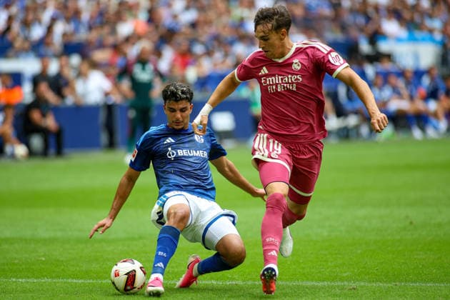 August 16, 2026, GER, Soccer, Men s, Friendly, 2026–2027 Season, FC Schalke 04 vs. Real Madrid CF: Mertcan Ayhan (S04) and Carlos Espi (RMA) battle for the ball Copyright: xSvenxHanischx