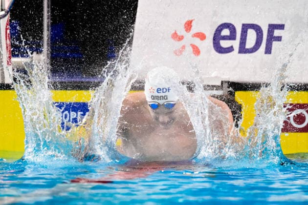 Hubert Kos of Hungary celebrates after winning the gold medal in the Men™s 200m Individual Medley Final during the European Aquatics Championships at the Olympic Aquatic Center in Paris (France), August 16, 2026. Giorgio Scala DBM - Deepbluemedia Insidefoto