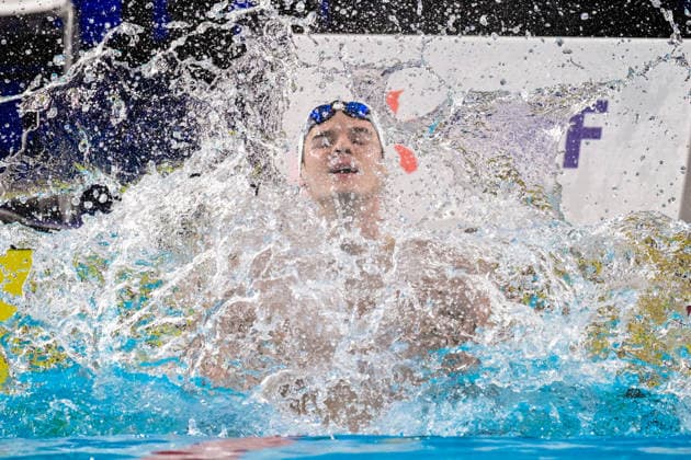 Hubert Kos of Hungary celebrates after winning the gold medal in the Men™s 200m Individual Medley Final during the European Aquatics Championships at the Olympic Aquatic Center in Paris (France), August 16, 2026. Giorgio Scala DBM - Deepbluemedia Insidefoto
