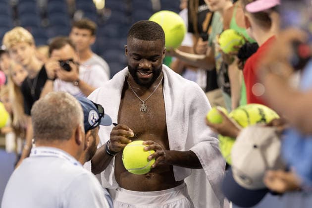 MASON, OHIO - AUGUST 16: Frances Tiafoe of United States signs autographs for fans during day six of the Cincinnati Open at the Lindner Family Tennis Center on August 16, 2026 in Mason, Ohio. Copyright: xShainaxBenhiyoun SPPx Sportspressphoto_SPR210021