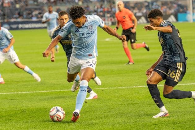 August 16, 2026, Bronx, New York, USA: Luighi Hanri Sousa Santos (20) of NYCFC shoots on goal during MLS, Fussball Herren, USA regular season game between NYCFC and Philadelphia Union at Yankee stadium in New York, NY on August 16, 2026. Philadelphia won 3 - 2. Bronx USA - ZUMAr339 20260816_znp_r339_009 Copyright: xLevxRadinx