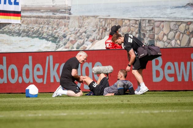 Kushtrim Asallari Waldhof is being treated GER, FC Hansa Rostock vs. SV Waldhof Mannheim, Soccer, Men, 3rd Division, Matchday 2, 2026–2027 Season, August 16, 2026, Rostock Ostseestadion, Mecklenburg-Western Pomerania, Germany