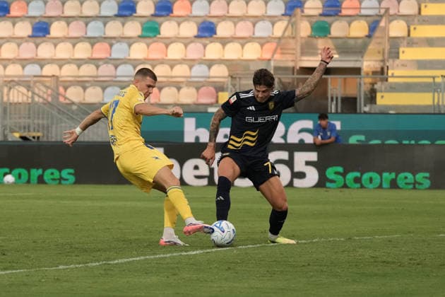 IPA87565350 - Kevin Kvernadze (17) Frosinone Calcio in action leading up to the goal during the Coppa Italia Round of 32 match of the 2026–27 season between Frosinone Calcio and SS Juve Stabia on August 16, 2023, at the Benito Stirpe Stadium (Frosinone), Italy  Copyright: xSalvatorexVaro IPAxSportx xx 87565350