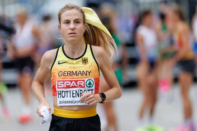 BIRMINGHAM, GREAT BRITAIN - AUGUST 16, 2026: Laura HOTTENROTT (GER Germany) competing in the marathon during the European Athletics Championships on August 16, 2026 in Birmingham, Great Britain. Great Britain Copyright: xAxelxKohringx