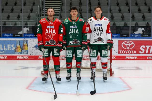 l r Alexander Blank 26 Augsburg Panthers, Fabrizio Pilu 68 Augsburg Panthers, p20 wearing the new jersey for the 2026–2027 season, team and portrait photos, Augsburg Panthers, 2026–2027 season, Ice Hockey, Penny DEL, August 17, 2025, Augsburg, Bavaria, Germany Copyright: xkolbert-press ChristianxKolbertx