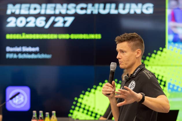 DFB Schiri GmbH Media Training: FIFA Referee Daniel Siebert explains the latest rule changes to participants in the media training session. Information Session on Media Training for Referees on August 18, 2026, in Frankfurt am Main, Frankfurt am Main, Hesse, Germany, DFB Campus