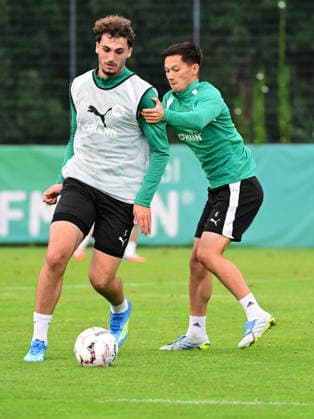 August 18, 2026 Soccer 2. Bundesliga 2026–2027 Season SpVgg Greuther Fürth Fürth Kleeblatt Practice xwoxzix Maxim Dal 5, SpVgg Greuther Fürth Shinta Appelkamp 8, SpVgg Greuther Fürth