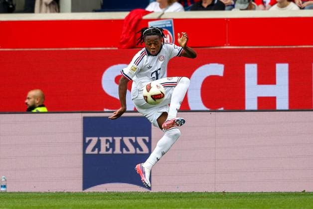 Wisdom Mike 36 FC Bayern Munich receiving the ball, 1 FC Heidenheim 1846 vs. FC Bayern Munich, soccer, friendly match, August 18, 2026, Heidenheim, Baden-Württemberg, Germany Copyright: xkolbert-press ChristianxKolbertx