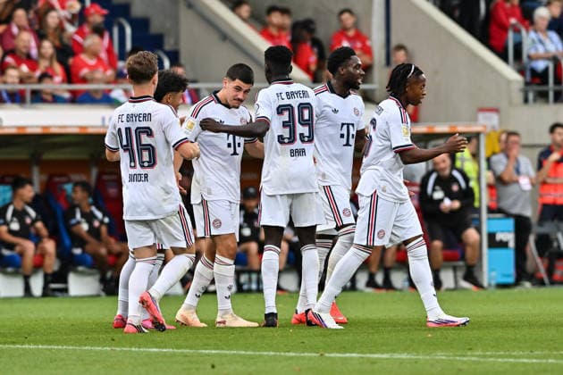 Friendly Match: 1. FC Heidenheim vs. FC Bayern Munich, August 18, 2026, HEIDENHEIM, GERMANY August 18 Bayern players celebrate after Felipe CHAVEZ scores the 1–1 goal FC Bayern Munich 32 Goal Scorers Joy Happy during the friendly match between 1 FC Heidenheim and FC Bayern Munich at the Voith Arena Copyright: xBEAUTIFULxSPORTS Goldbergx