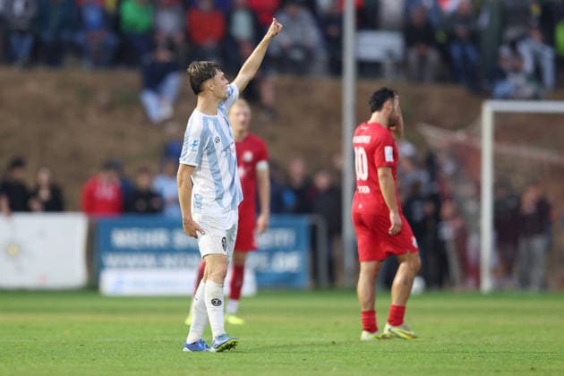 August 18, 2026, Men s Soccer, 2026–2027 Season, Bavarian Regional League, Matchday 5: TSV Aubstadt vs. TSV 1860 Munich. Thumbs up from Emre Erdogan, 19, TSV 1860 Munich after the 0–2 loss at Sulzfeld Schulstadion, Aubstadt, NGN Arena, Bavaria, Germany