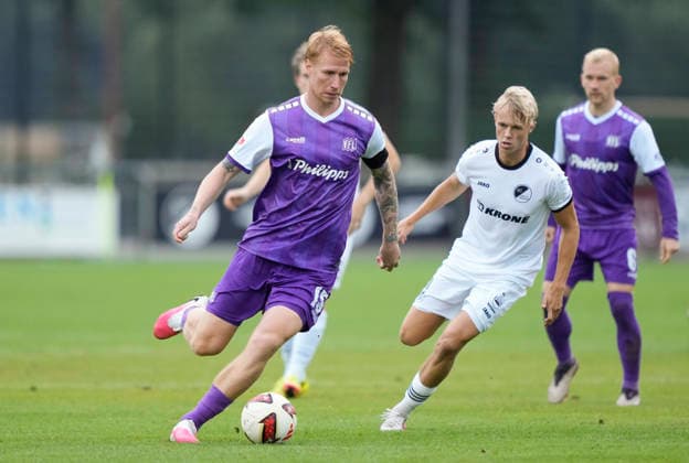 August 18, 2026, Getränke Hoffmann Stadium, Spelle, GER, 2. Liga and Oberliga Friendly Match: SC Spelle Venhaus vs. VfL Osnabrück, Bjarke Jacobsen (VfL Osnabrück 15) vs. Matteo Eichelmeyer (Spelle 18). DFL regulations prohibit any use of photographs as image sequences and or quasi-video. Spelle, Lower Saxony, Getränke Hoffmann Stadium