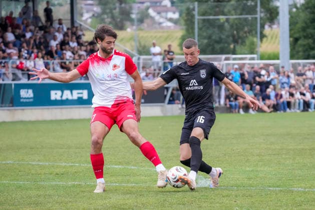 Head-to-head between Jan Bueg (TSV Berg, 17) and Simun Birkic (SSV Ulm 1846 Soccer, 16), GER, TSV Berg vs. SSV Ulm 1846 Soccer, Soccer, WFV Cup, Round 3, 2026–2027 season, August 18, 2026, GER, TSV Berg vs. SSV Ulm 1846 Soccer, Soccer, WFV Cup, Round 3, 2026–2027 Season, August 18, 2026, Berg Copyright: xEibner-Pressefoto MaximilianxRistx EP_MRT