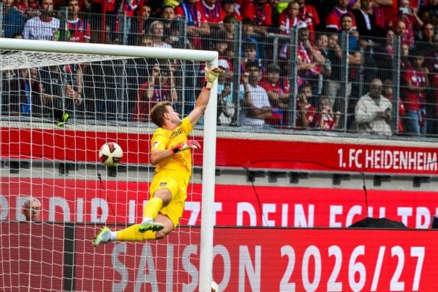 August 18, 2026, GER, Soccer, Men s, FSP, 1 FC Heidenheim vs. FC Bayern Munich Thomas Dähne (Heidenheim, 33) scored the 1-1 goal on a free kick by Felipe Chavez (Bayern Munich, 32) at the Heidenheim Voith Arena in Baden-Württemberg, Germany Copyright: xNordphotox xHafnerx