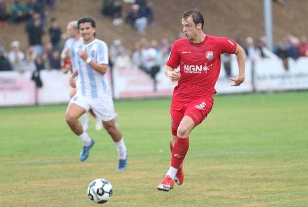 August 18, 2026, Soccer, Men s, 2026–2027 Season, Bavarian Regional League, TSV Aubstadt vs. 1860 Munich: Löwe Tunay Deniz (left) against Aubstadt s Franz Helmer