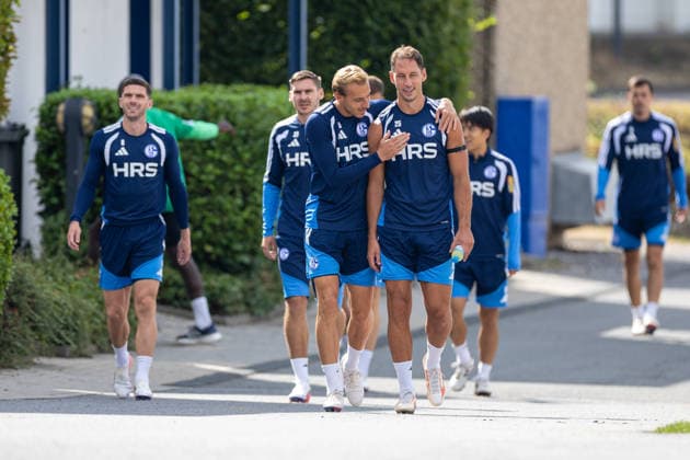 August 20, 2026, Soccer, FC Schalke 04 training: Robin Gosens (FC Schalke 04), Timo Becker (FC Schalke 04), Nikola Katic (FC Schalke 04) at the FC Schalke 04 training facility in Gelsenkirchen, North Rhine-Westphalia, Germany xRHR PHOTO YYx Copyright: RHR-FOTOx RHR-FOTO YY