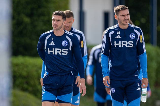 August 20, 2026, Soccer, FC Schalke 04 practice featuring Robin Gosens (FC Schalke 04) and Maximilian Wöber (FC Schalke 04), Gelsenkirchen, FC Schalke 04 training facility, North Rhine-Westphalia, Germany, xRHR PHOTO YYx Copyright: RHR-FOTOx RHR-FOTO YY