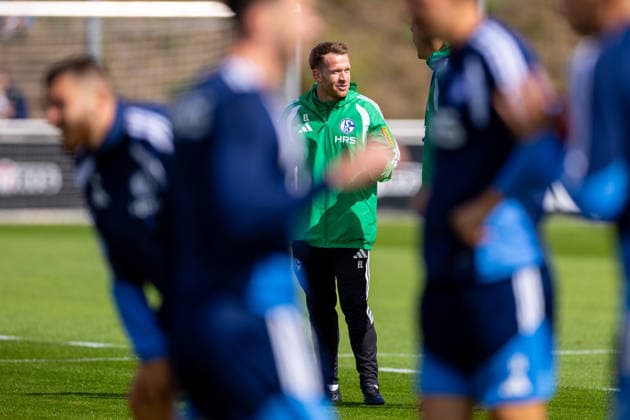 August 20, 2026, Soccer, FC Schalke 04 Training Session, Assistant Coach Eddie Lattimore, FC Schalke 04, Gelsenkirchen, FC Schalke 04 Training Facility, North Rhine-Westphalia, Germany, xRHR, PHOTO YYx Copyright: RHR-FOTOx RHR-FOTO YY