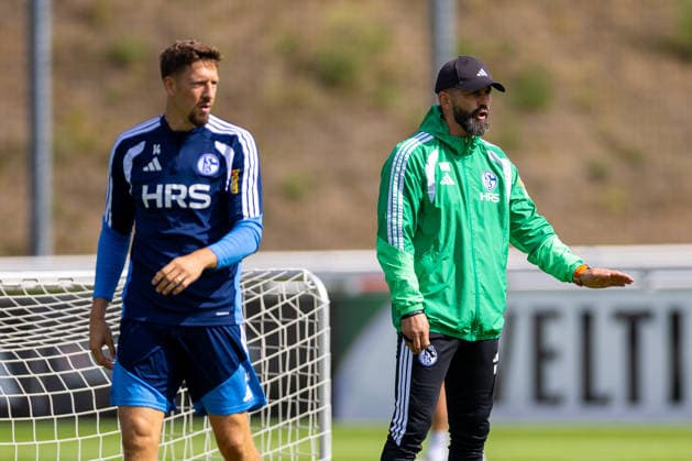 August 20, 2026, Soccer, FC Schalke 04 practice, featuring Janik Bachmann, FC Schalke 04, Coach Miron Muslic, FC Schalke 04, Gelsenkirchen, FC Schalke 04 training facility, North Rhine-Westphalia, Germany, xRHR, PHOTO YYx Copyright: RHR-FOTOx RHR-FOTO YY