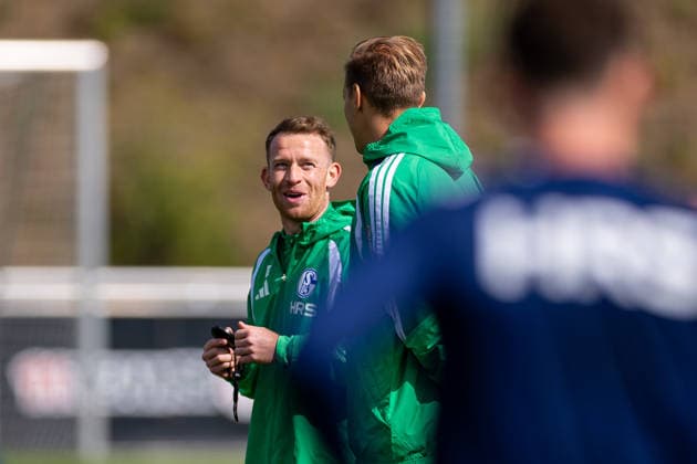 August 20, 2026, Soccer, FC Schalke 04 practice; Assistant Coach Eddie Lattimore; FC Schalke 04, Gelsenkirchen; FC Schalke 04 training facility; North Rhine-Westphalia, Germany; xRHR PHOTO YYx Copyright: RHR-FOTOx RHR-FOTO YY