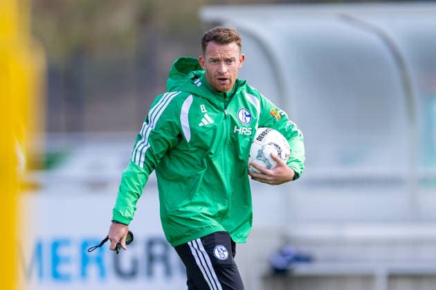 August 20, 2026, Soccer, FC Schalke 04 practice, Assistant Coach Eddie Lattimore, FC Schalke 04, Gelsenkirchen, FC Schalke 04 training facility, North Rhine-Westphalia, Germany, xRHR, PHOTO YYx Copyright: RHR-FOTOx RHR-FOTO YY