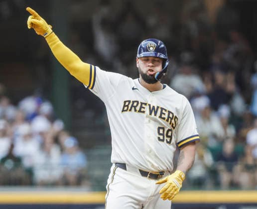 Milwaukee Brewers catcher Gary Sanchez reacts after hitting a two RBI double in the first inning of the MLB, Baseball Herren, USA game between the Seattle Mariners and the Milwaukee Brewers at American Family Field in Milwaukee, Wisconsin on Thursday, August 20, 2026.  MIL20260820808 TANNENxMAURY