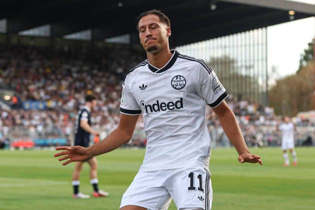 Younes Ebnoutalib of Eintracht Frankfurt gesturing during the first-round match of the DFB Cup between SC St. Toenis and Eintracht Frankfurt, Grotenburg Stadium on August 21, 2026, in Krefeld, Germany. Photo by Oliver Kaelke, DeFodi Images. Younes Ebnoutalib of Eintracht Frankfurt gestures during the first-round match of the DFB Cup between SC St. Toenis and Eintracht Frankfurt at Grotenburg Stadium on August 21, 2026 in Krefeld, Germany. Photo by Oliver Kaelke, DeFodi Images. DFB and DFL regulations prohibit any use of photographs as image sequences and or quasi-video. Photo by Oliver Kaelke, DeFodi Images
