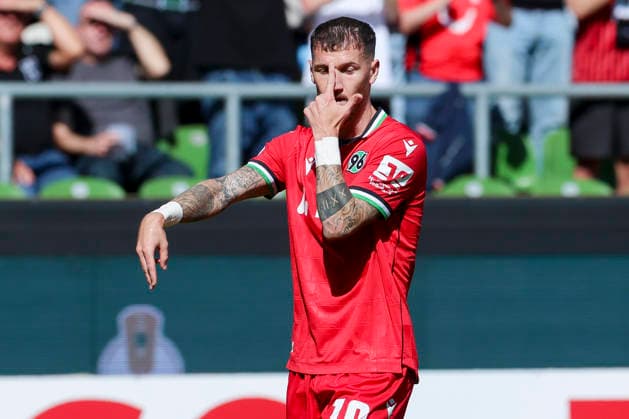 Marcel Hartel of Hannover 96 celebrates his goal to make it 0-3 during the DFB Cup match between SV Hemelingen and Hannover 96 at Weserstadion on August 22, 2026, in Bremen, Germany Photo by Marco Steinbrenner, DeFodi Images Marcel Hartel of Hannover 96 celebrates after scoring his team’s third goal during the DFB Cup match between SV Hemelingen and Hannover 96 at Weserstadion on August 22, 2026 in Bremen, Germany. Photo by Marco Steinbrenner, DeFodi Images. Photo by Marco Steinbrenner, DeFodi Images.