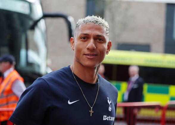 22nd August 2026; Gtech Community Stadium, Brentford, London, England; Premier League Football, Brentford versus Tottenham Hotspur; Richarlison of Tottenham Hotspur arriving the Gtech Community Stadium JohnxPatrickxFletcher