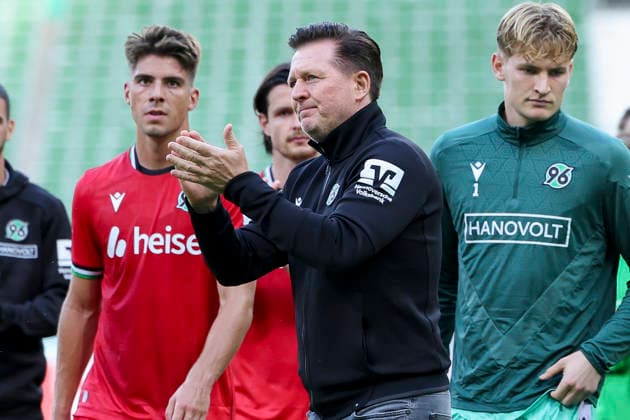 Hannover 96 coach Christian Titz celebrates during the DFB Cup match between SV Hemelingen and Hannover 96 at Weserstadion on August 22, 2026, in Bremen, Germany. Photo by Marco Steinbrenner, DeFodi Images. Coach Christian Titz of Hannover 96 cheers during the DFB Cup match between SV Hemelingen and Hannover 96 at Weserstadion on August 22, 2026 in Bremen, Germany. Photo by Marco Steinbrenner, DeFodi Images. Photo by Marco Steinbrenner, DeFodi Images.