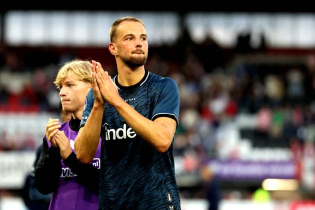 2026-08-22 Sparta Rotterdam v FC Utrecht - Eredivisie Rotterdam - David Min of FC Utrecht thanking FC Utrecht supporters during the 2026 2027 Eredivisie season. The match is set between Sparta Rotterdam v FC Utrecht at Sparta Stadium Het Kasteel on 22 August 2026 in Rotterdam, The Netherlands. (Orange Pictures Hans van der Valk) Rotterdam Sparta Stadium Het Kasteel The Netherlands Content not available for redistribution in The Netherlands directly or indirectly through any third parties. Copyright: xHansxvanxderxValkx