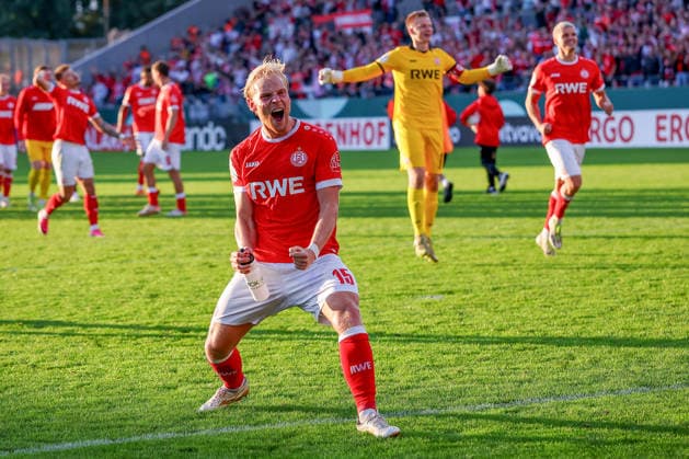 August 23, 2026, Soccer, Rot Weiss Essen vs. FC St. Pauli, First Round of the 2026–27 DFB Cup, Stadion an der Hafenstraße, 2026–2027 season. Celebrations following Essen’s 2–0 victory over St. Pauli. Ben Hüning (RWE, age 15) celebrating. DFB regulations prohibit any use of photographs as image sequences and or quasi-video. North Rhine-Westphalia, Germany