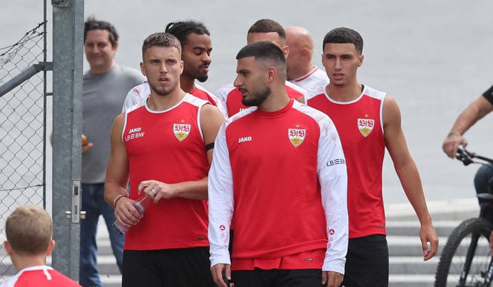 Stuttgart, VfB Stuttgart soccer practice, from left: Ermedin Demirovic, Deniz Undav, Bilal El Khannouss