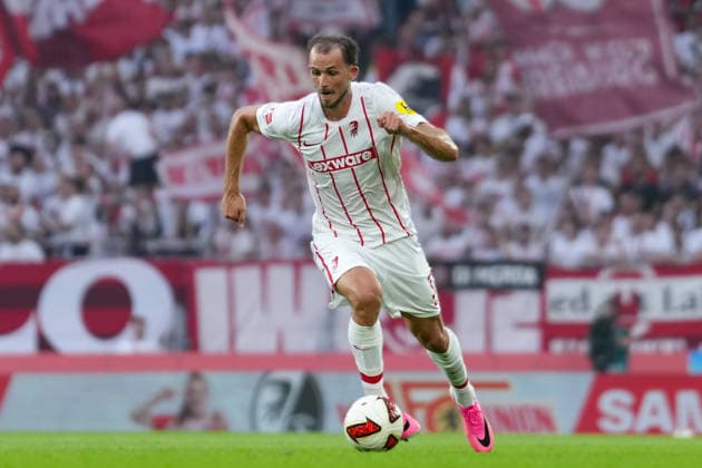 Max Rosenfelder, SC Freiburg, 37 on the ball, Germany, soccer, UEFA Conference League, playoffs, second leg, 2026–2027, SC Freiburg vs. Motherwell FC, August 27, 2026, Europa-Park Stadium, Freiburg, Freiburg, Europa-Park Stadium, Baden-Württemberg, Germany Copyright: xArnexAmbergx