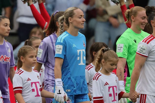 Sports Google Pixel Women s Bundesliga, 1 FC Köln vs. TSG Hoffenheim, Women s Soccer, 1st Bundesliga, Center: Lisa Schmitz, 1 FC Köln, Photo, August 28, 2026