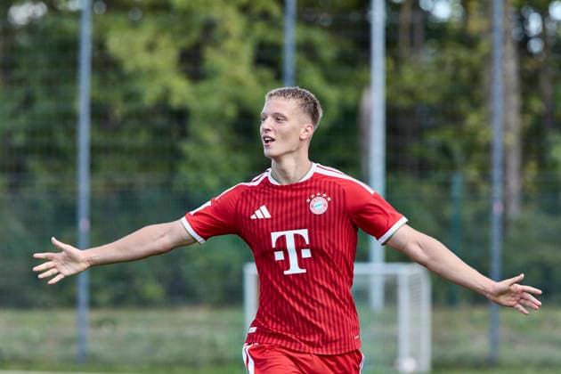 DFB Cup Juniors, FC Bayern Munich U19 vs. FC Ingolstadt U19, Munich FC Bayern, Munich FC Bayern U19, Ingolstadt FC, Ingolstadt FC U19, Goal Celebration August 29, 2026, at the FC Bayern Campus in Munich. Goal: FC Bayern Munich 4–2. OSMANI Erblin, FC Bayern Munich U19, Defensive Midfielder No. 8, FCB U19 8, MARBACH Louis, FC Ingolstadt U19, Goalkeeper No. 22, FCI U19 22, Sportworld Munich, FC Bayern Campus, Bayern, Germany