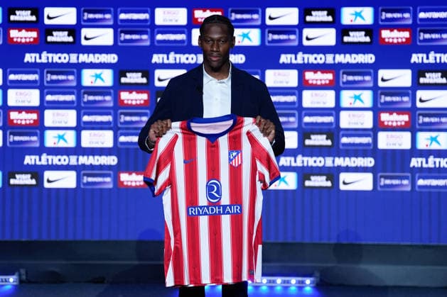 September 2, 2026, Madrid, Madrid, Spain: Jonathan David poses with the 15 t-shirt during his presentation as a new player of Atletico de Madrid at Riyadh Air Metropolitano stadium on September 02, 2026, in Madrid, Spain. Madrid Spain - ZUMAa181 20260902_zaa_a181_005 Copyright: xDennisxAgyemanx