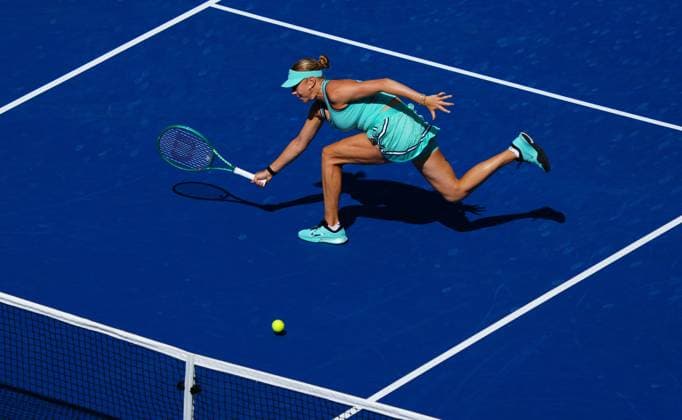 Sport Bilder des Tages Amanda Anisimova fails to succeed with a volley at the net 2026 US Open, Day Seven, USTA Billie Jean King National Tennis Center, New York, USA - 05 Sep 2026New York USTA Billie Jean King National T New York (NY) United States of America EDITORIAL USE ONLY No use with unauthorised audio, video, data, fixture lists, club league logos or live services. Online in-match use limited to 120 images, no video emulation. No use in betting, games or single club league player publications.  Copyright: xJavierxGarcia Shutterstockx 17134332b